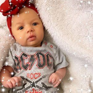 Meet your Posher, Dina